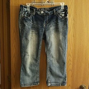 Rue 21 jean capris Curvy size 13/14